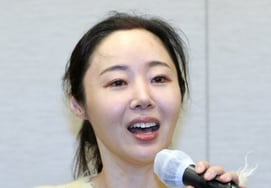 ハイブに勝訴したミン・ヒジン..本日（25日）緊急記者会見に直接出席 [スター・イシュー]