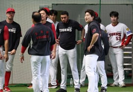 [Photo] Na Sungbum's "Waiting for Chaempil."