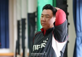 [Chụp ảnh] Huấn luyện viên Lee Bum Ho đưa ra ý tưởng về bóng chày Mudeungsan năm 2026