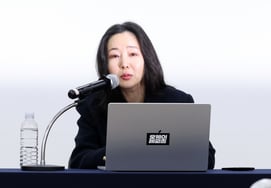 ミン・ヒジン、6分遅刻した後、6分間読むだけだった..史上最大の記者会見 [スター現場]