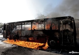 '非常'の洪明甫監督のワールドカップ激戦地までわずか2.1㎞、こんな事態が··· '麻薬王殺害'に怒ったカルテルの抗議→燃えるバス '大混乱'