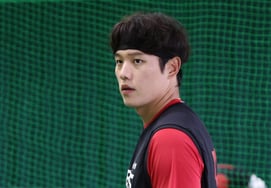 [Фото] О Сон У 'Распространяя мечту'