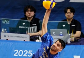 [Photo] Can you get it?' Alli