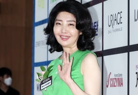 『衝撃』イエ・エステル「深刻なうつ病、頭部電気治療を受けている…」自発的安楽死も悩んでいる」 [運命戦争49]