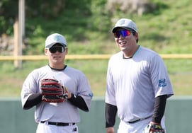 [Chụp ảnh] Kim Hyun Soo 'Huấn luyện phòng ngự nở nụ cười'