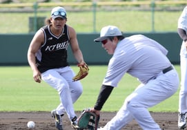 [フォト] ヒョンスとサンスの「守備のサンスは誰？」'