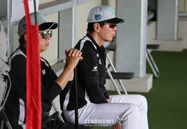 [フォト] パク・ジフンのピッチングを見守るイ・ガンチョル監督