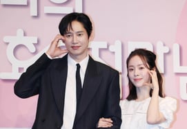 Park Sung Hoon - Han Ji Min khoe ảnh trái tim cặp đôi hoàn hảo [★Ảnh]