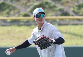 [Chụp ảnh] Đội Bae Jeong 'Nở nụ cười rải rác'