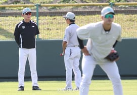 [Chụp ảnh] Đạo diễn Lee Kang Chul 'Thời tiết ở Okinawa thật đẹp'