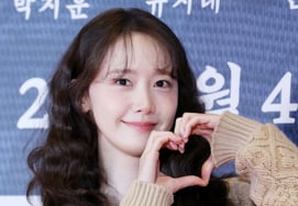 '波のない女神' 少女時代のユナ、スターランキング女性アイドル3位..変わらぬ存在感