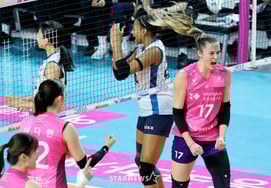 [Chụp ảnh] 'Tiếng hoan hô bùng nổ' Rebecca