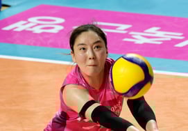 [Фото] Ли На Ён, которая выделяет щеки