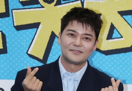 全炫茂因"刀面包"争议道歉后..."太不像话了" 公开旧照（《当归》）