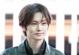 Aldi One's "Dimple smile." [★ Photo]