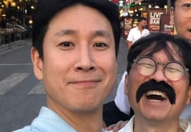 『王サナム』のクレジットに故イ・ソンギュン..チャン・ハンジュン監督との親交に「関心」 [スター・イシュー]