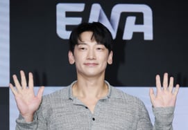 Ты впервые слышишь дождь на "Crazy"? 'Ким Тэ Хи♥' Неожиданный 'Танкер' ...Он сказал: «Мне это очень понравилось." [человек.]