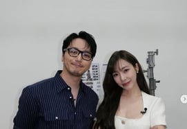 「『ソシ』結婚したメンバーがついにできた！」"···ティファニー♥ビョン·ヨハンの婚姻届 グローバルファンたちが祝福 [K-EYES]