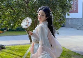 キョン・ミリの娘たちの話題の近況..イ・ダイン「第二子妊娠」、姉はイ・ユビ？ 中国の王紅が変身 [スター・イシュー]