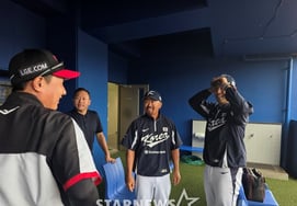 "(Kim) Kwangsam là người đầu tiên trong đội tuyển quốc gia nên phải thử đi máy bay chuyên dụng chứ" Muộn gia nhập LG cũng không sao! Sự khích lệ mạnh mẽ của đạo diễn Yeom Kyung Yeop [Hiện trường Okinawa]