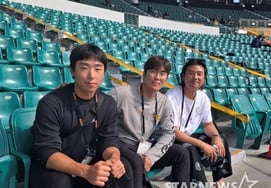 'Почему ты выходишь оттуда' Игроки Самсунг также были удивлены, трое участников KT в полевой игре Ёмиури: 'Вы сказали, что это кандидат, поэтому я пришел проанализировать силу (?)' [Место проведения Окинавы]