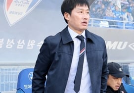 'やっぱり' イ·ジョンヒョのマジック！水原監督デビュー戦の采配が的中→イーランドに2-1のスリリングな逆転勝利··· カン・ヒョンムクの決勝ゴール [水原現場レビュー]