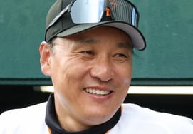 Huấn luyện viên KBO → Huấn luyện viên NPB đã đưa ra quyết định bất thường đối với cầu thủ đánh bóng quốc dân như thế nào đối với Yomiuri Shimbun [Hiện trường Okinawa]