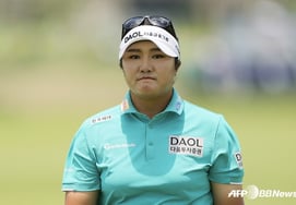 '惜しいダブルボギー' ユ・ヘラン、首位に1打差の共同3位··· 10か月ぶりの優勝挑戦 [LPGA HSBCチャンピオンシップ]