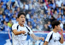 [Photo] "Cheering for Seonjegol is water show." Park Jaeyong