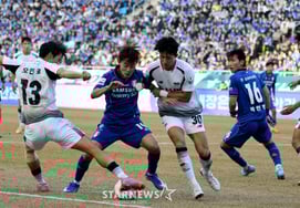 [相片儿] "两个人为什么这样对我？' 金成柱