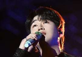 黄英雄，学暴争议→时隔3年重返舞台...坦率地表达了自己的心情 "没想到这样的日子还会再来"