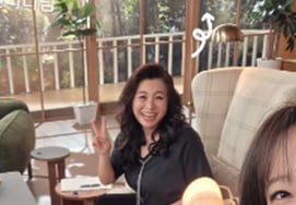 "Giảm cân thành một nửa..."Tiến sĩ Oh Eun Young khoe khuôn mặt thay đổi sau khi giảm cân