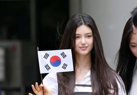 「三・一節、東京の真ん中で『太極旗』が揺れた」"..'ニュージンズ脱退' ダニエル、ファンが驚いた近況 [スター・イシュー]