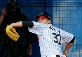 [Фото] Ли Джи Кан 'Тяжелая подача в КПЗ'