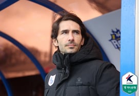 3 đội mới của K-League 'Seungri 0', lễ ra mắt khắc nghiệt trong trận khai mạc... Sân khấu chuyên nghiệp quá đỉnh