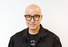 洪锡天突然宣布"明年1月女儿举行婚礼" [同床异梦]