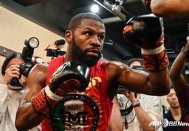 Mayweather chiến đấu với Kickboxing tháng 6 trước thềm 'Bữa tiệc 146,2 tỷ won' với Pacquiao