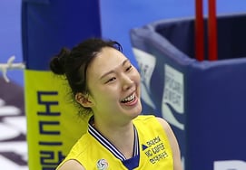 Tạm biệt, Nữ hoàng nhện' Yang Hyo Jin tuyên bố nghỉ hưu với bộ đồng phục 19 năm... Công ty xây dựng Hyundai tiến hành lễ bế mạc vĩnh viễn trong 8 ngày [thông báo chính thức]