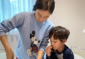 'イ·ヒョジェ♥' ムン·ジョンウォン、SNSでカムバック..すっかり大きくなった双子「相変わらずとても可愛い」 [スター・イシュー]