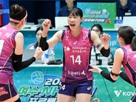 '정윤주 27점 맹활약' 흥국생명, 페퍼저축은행에 역전승 '컵대회 첫 승리'... GS칼텍스는 2연승(종합)