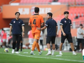 '무려 4명 퇴장' 제주, K리그 불명예 기록 썼다... 역대 한 경기 '최다 레드카드'