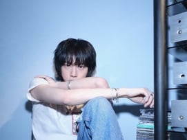 방탄소년단 진, 또 일냈다..'Don't Say You Love Me' 스포티파이 재생수 5억 돌파