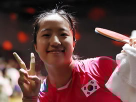 '중국 스매시 4강' 새 역사 쓴 신유빈, 세계랭킹 13위 도약 '4계단 상승'