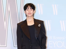 정해인, 올블랙 수트로 깔끔하게[★포토]