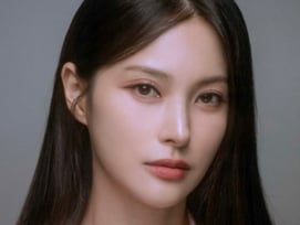 박규리, 현빈♥손예진의 로맨스 日무대서 펼친다..'사랑의 불시착' 뮤지컬 캐스팅