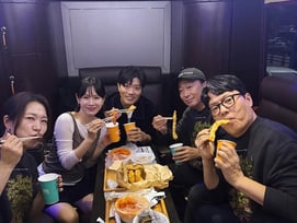 손예진, 단발 변신 후 마지막 무대인사..떡볶이 먹방에 수다파티[스타IN★]