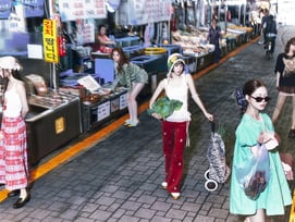 거친 르세라핌, 스타일리시한 BTS 제이홉..하이브 입맞춤 예고