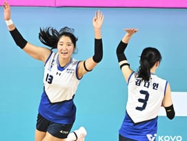 '우승팀' 흥국생명 잡았다, '정지윤-카리-양효진 55점' 현대건설 개막전 쾌승... 현대캐피탈도 첫 승 [V리그]