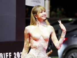 "기뻐요"..블랙핑크 리사, '빌리 아일리시 급' 솔로 월드투어 연다