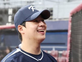 "여기에 (김)도영이까지 오면" 국대 3루수 5명이 131홈런이라니... 노시환도 아찔, 1루 글러브 필수로 챙겼다